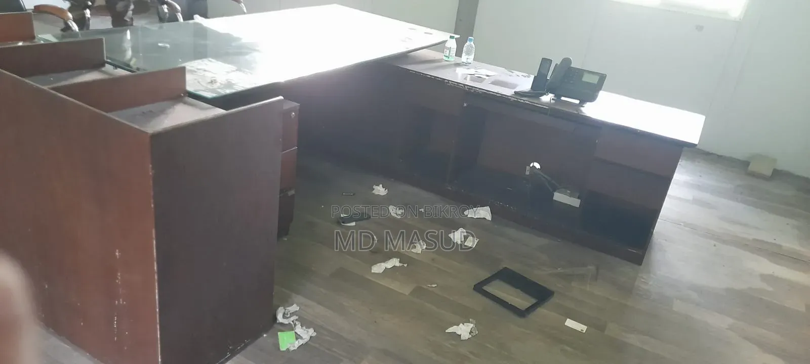 একদম ফ্রেশ টেবিল এবং ফাইল কেবিনেট