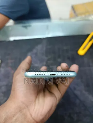New Apple iPhone 11 64 GB Blue