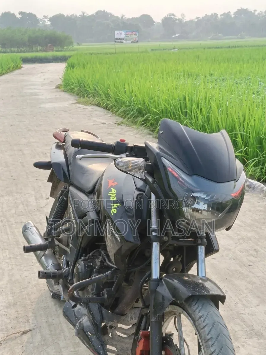 TVS Apache RTR 160 2v Refresh X-connect 2017 Black