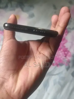 অ্যাপল আইফোন এক্সএস ২৫৬ জিবি ব্ল্যাক