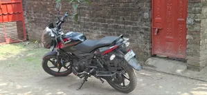 বাজাজ পালসার ১৫০ ২০২৫ ব্ল্যাক