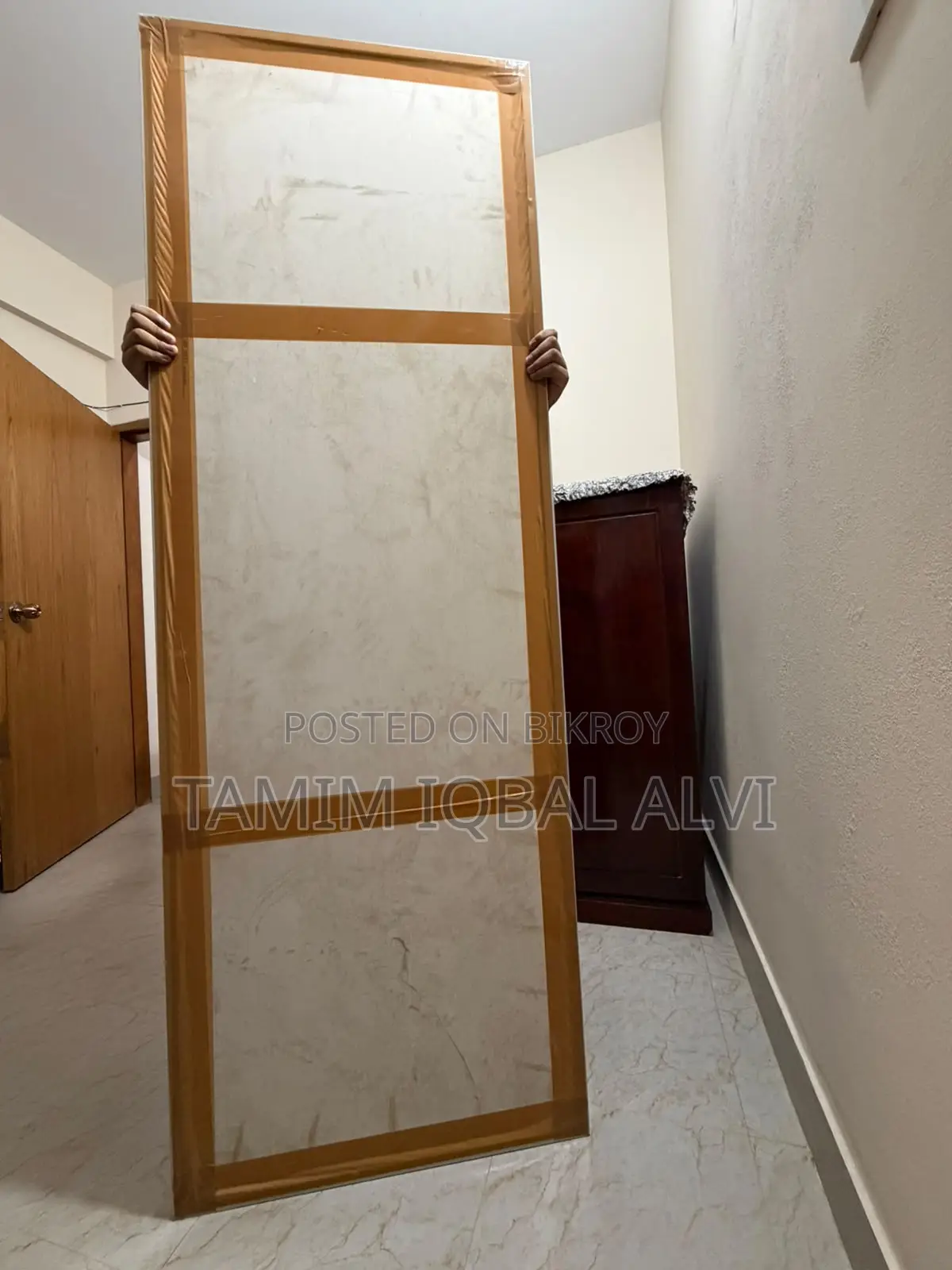 ফুল-লেংথ স্ট্যান্ডিং মিরর