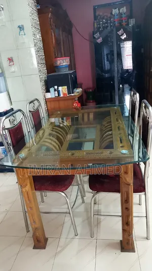 ডাইনিং টেবিল চেয়ার সহ বিক্রি হবে।