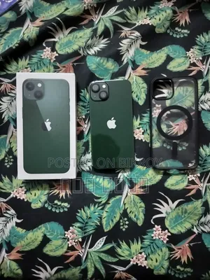 Apple iPhone 13 128 GB Green