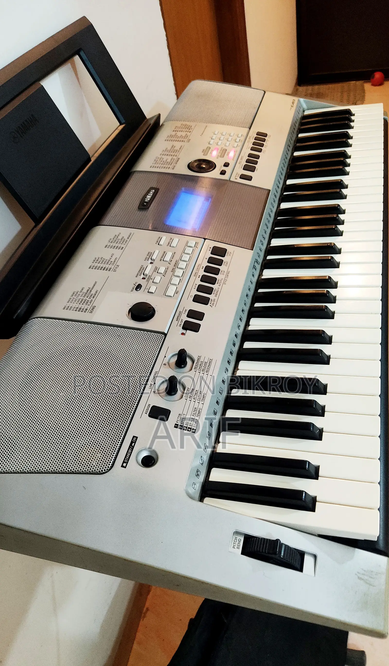 YAMAHA PSR-E413 Touch Sensitive Keyboard With Bag (MIDI + Live)