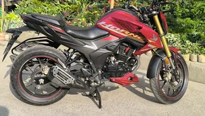 Honda Hornet 2.0 2024 Red