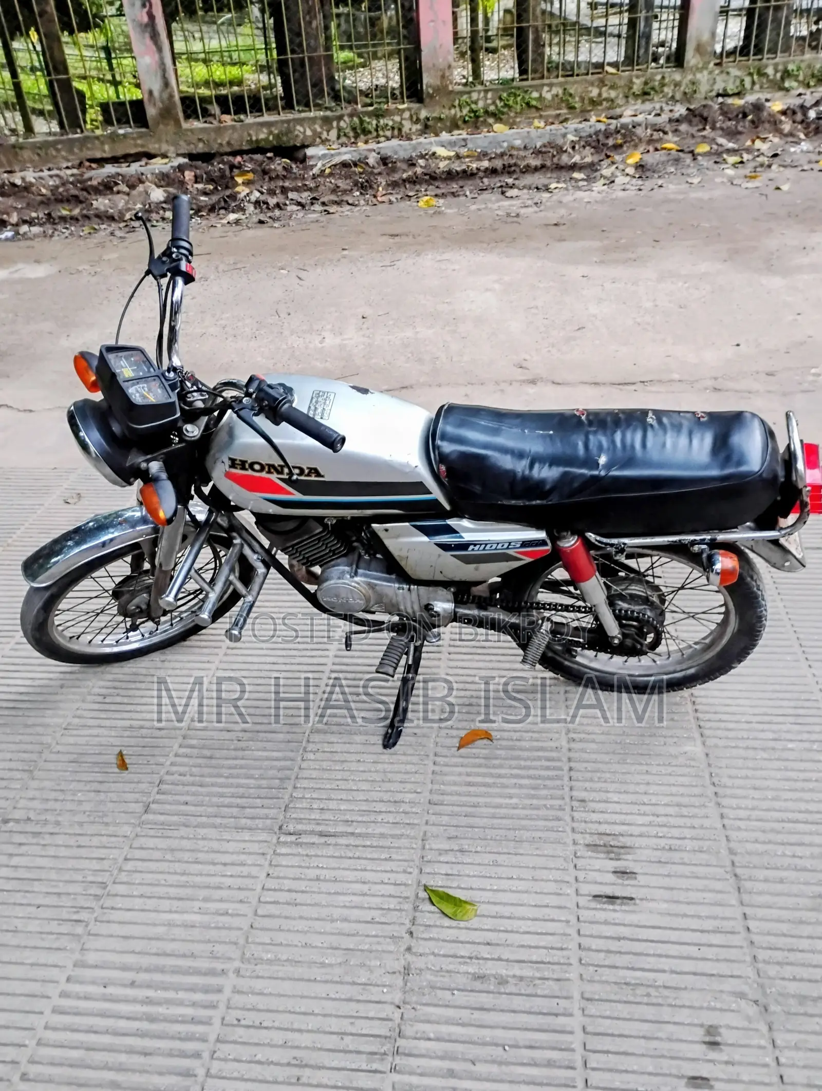 Honda 1984 Silver