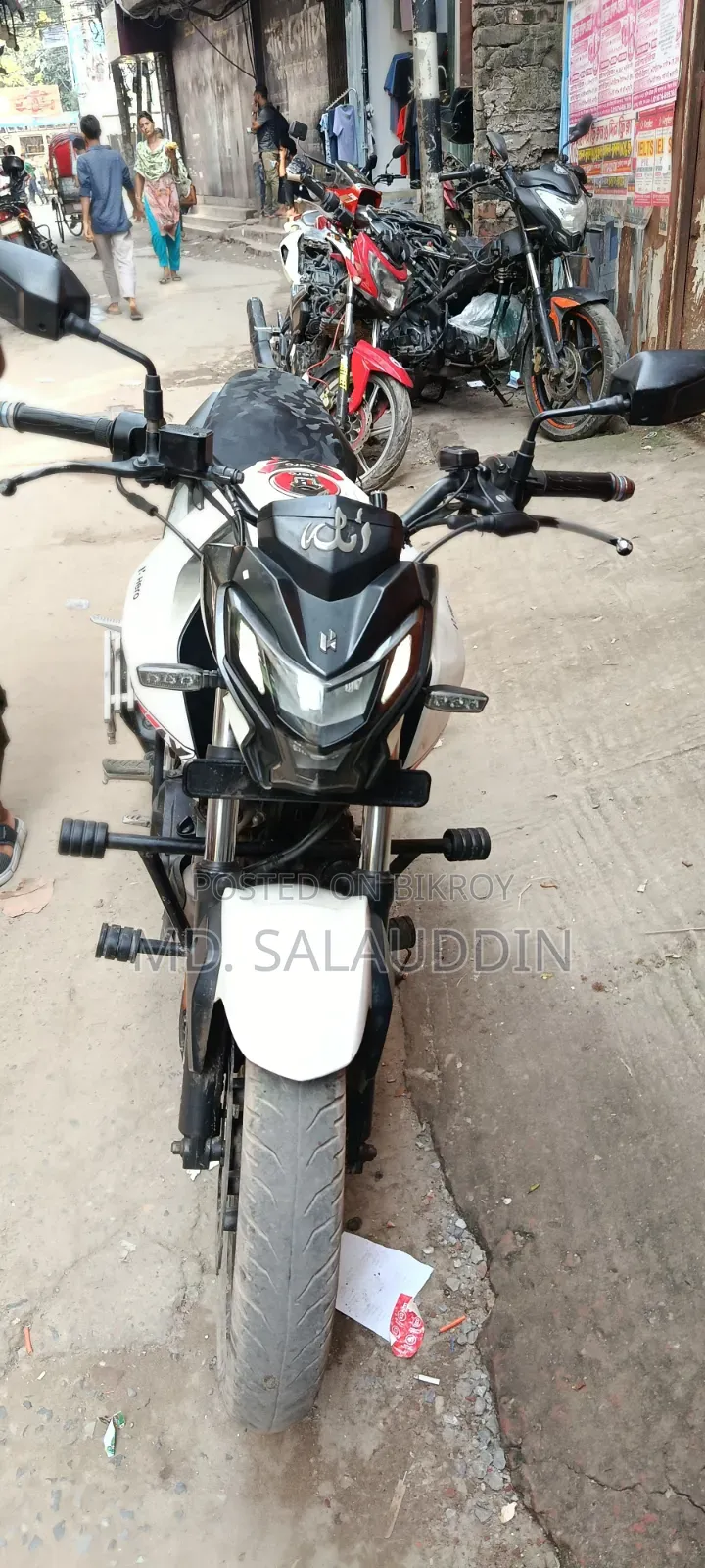 Hero Thriller 160R 2021 White