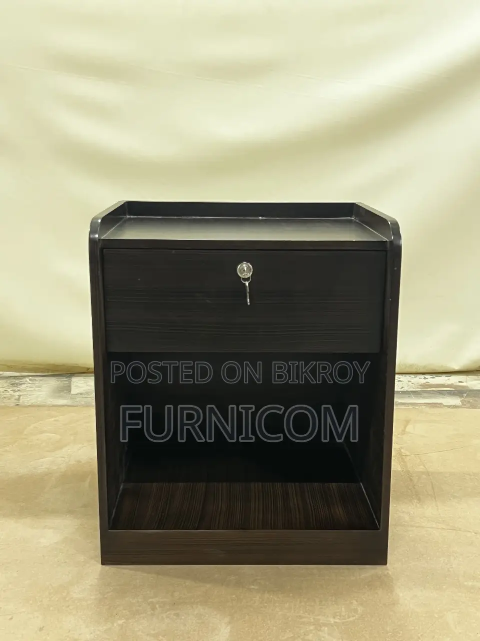Furnicom bed side table/ side table/ corner table