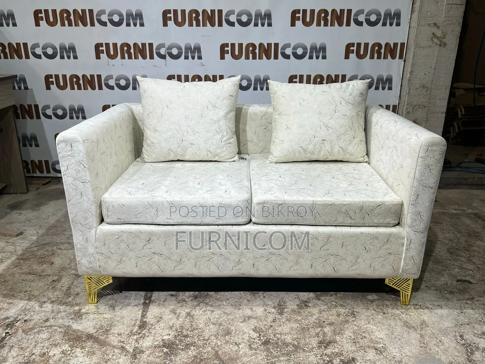 Furnicom white Sofa / Luxury sofa set / Sofas / Office sofa
