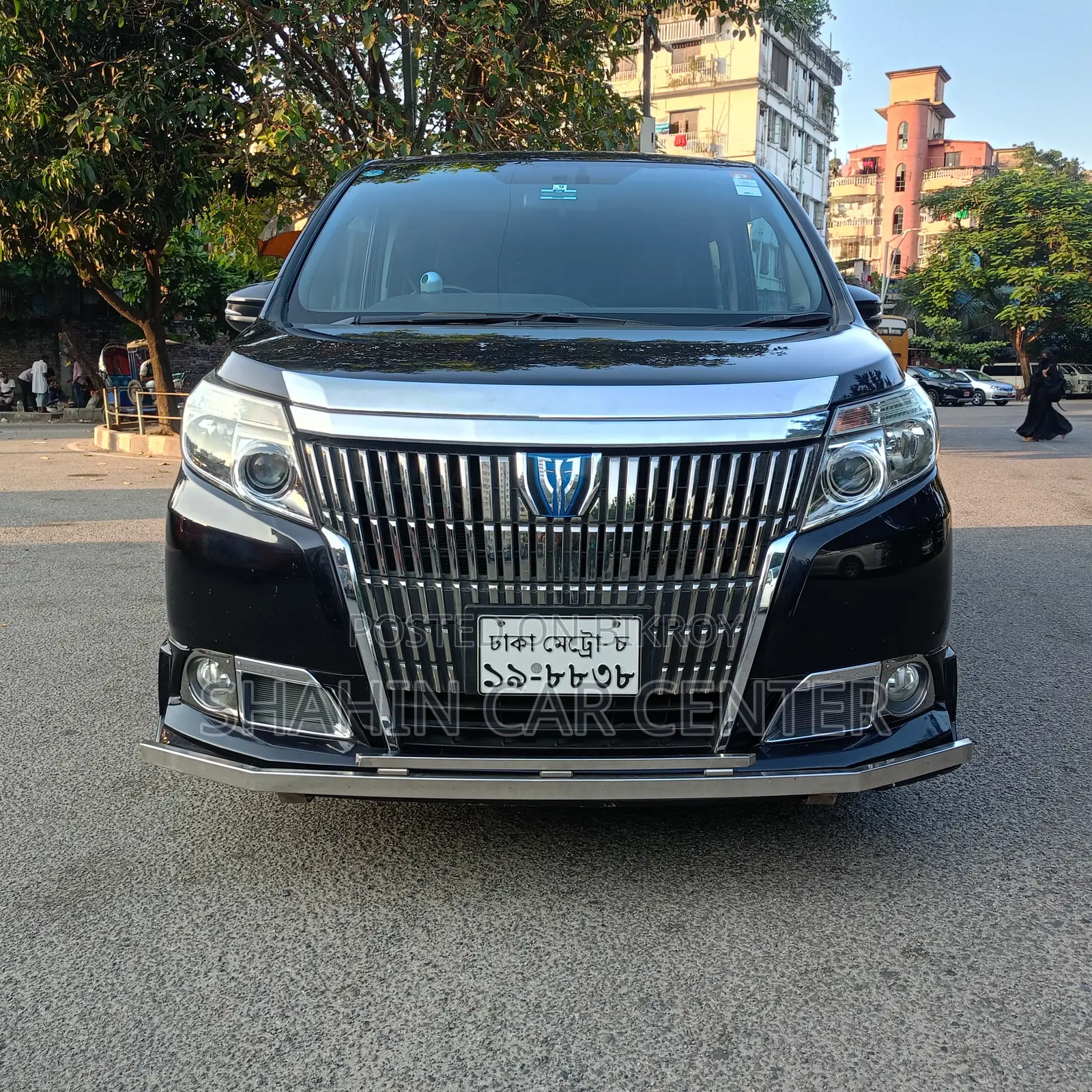 Toyota Noah 1.8 FWD Hybrid (7 seater) 2015 Black