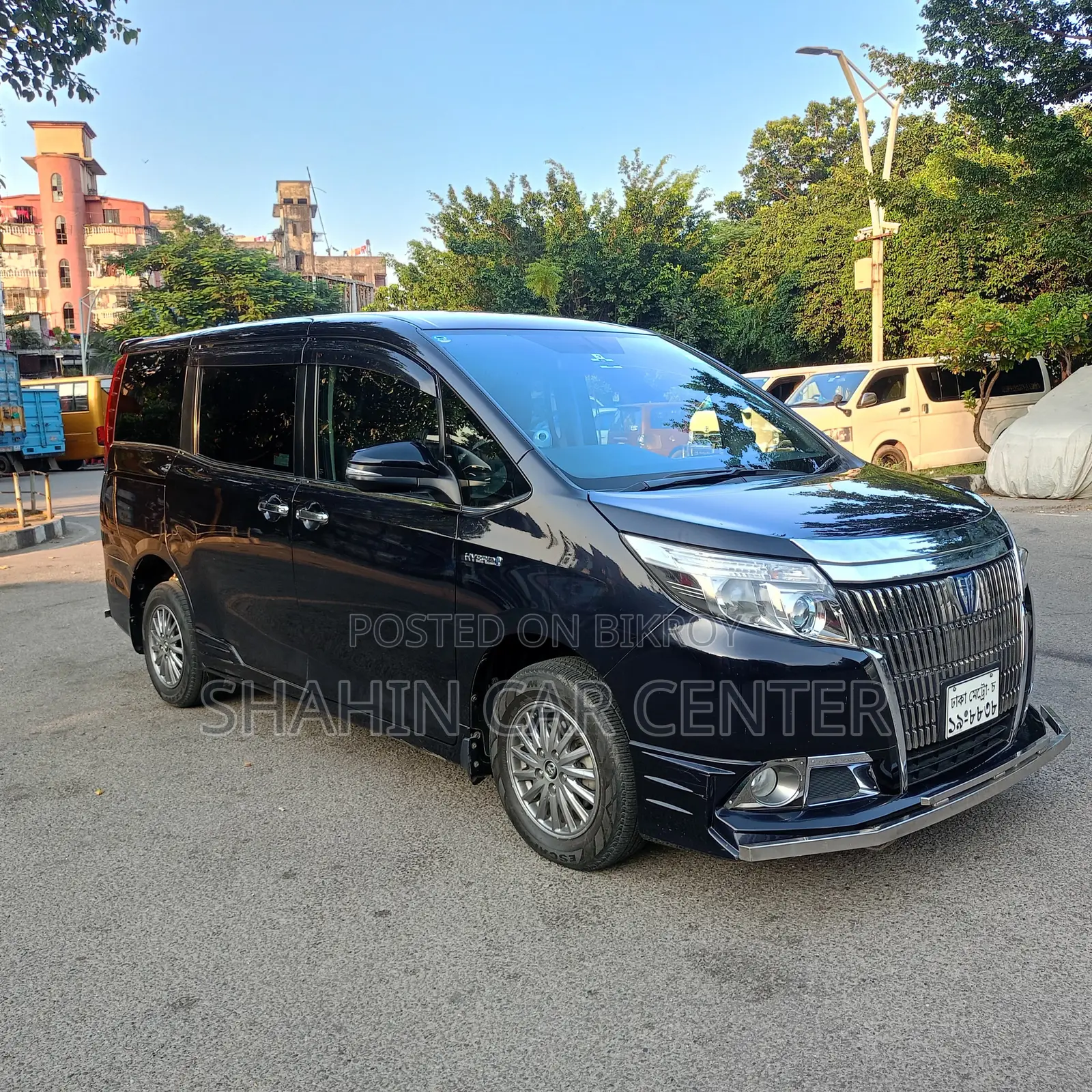 Toyota Noah 1.8 FWD Hybrid (7 seater) 2015 Black