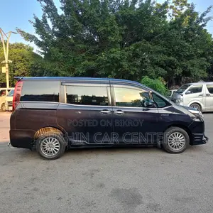 Toyota Noah 1.8 FWD Hybrid (7 seater) 2015 Black
