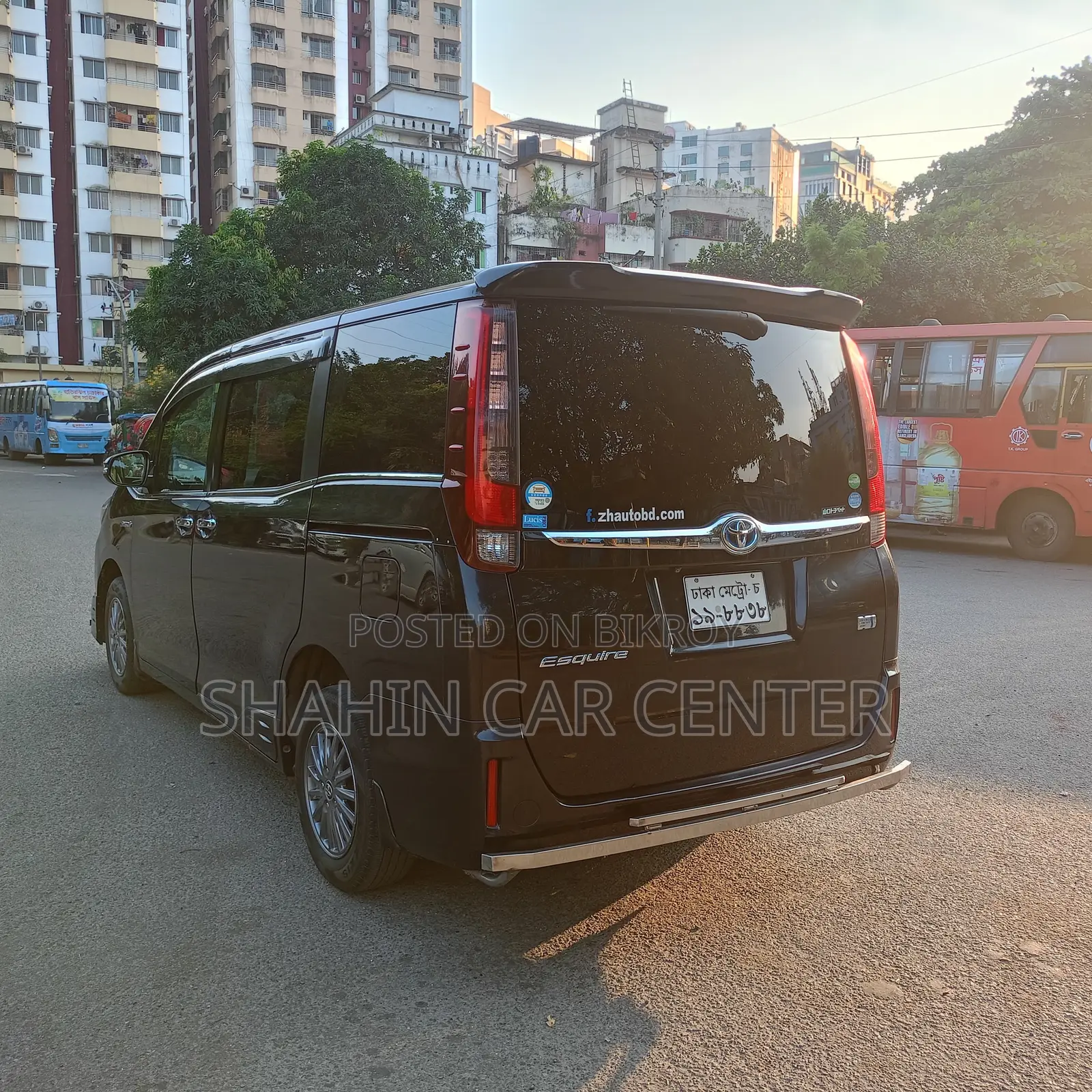 Toyota Noah 1.8 FWD Hybrid (7 seater) 2015 Black