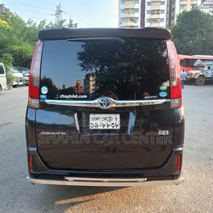 Toyota Noah 1.8 FWD Hybrid (7 seater) 2015 Black