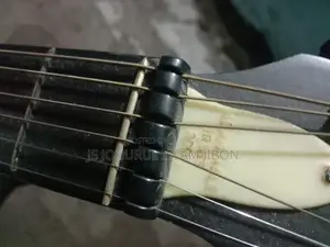 গিটার ব্ল্যাক