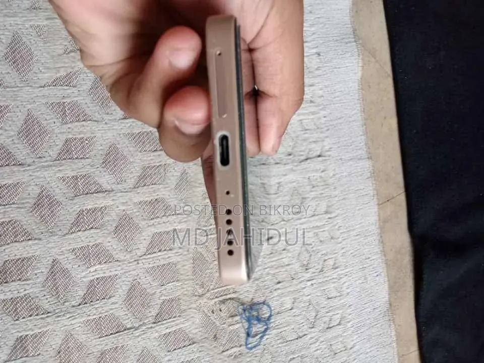 ইএল ২৫৬ জিবি হোয়াইট