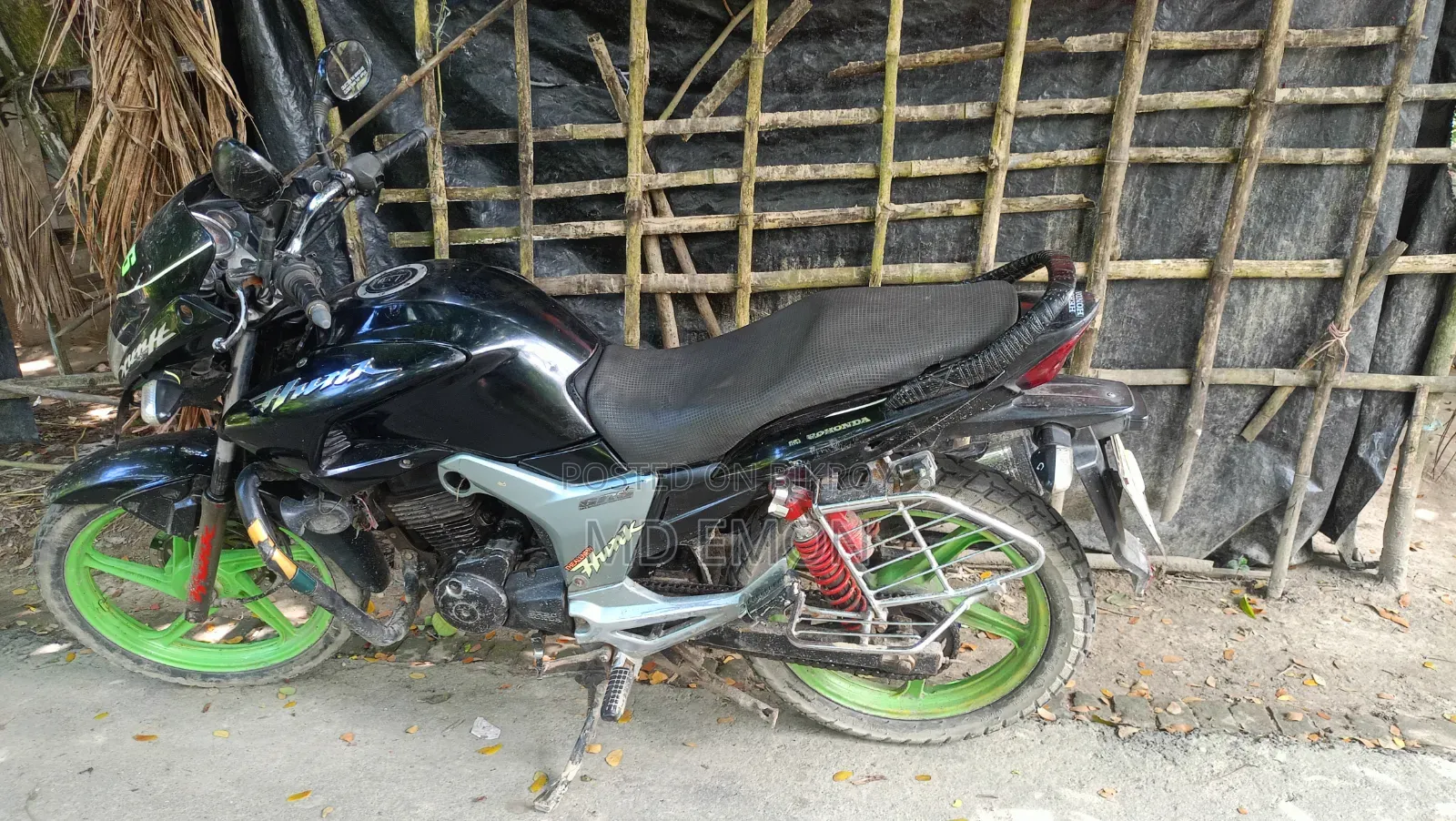 হিরো হাংক ২০১৬ কালো