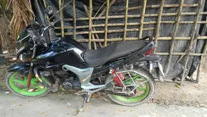 হিরো হাংক ২০১৬ কালো