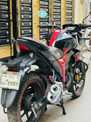 Suzuki Gixxer 2016 Red