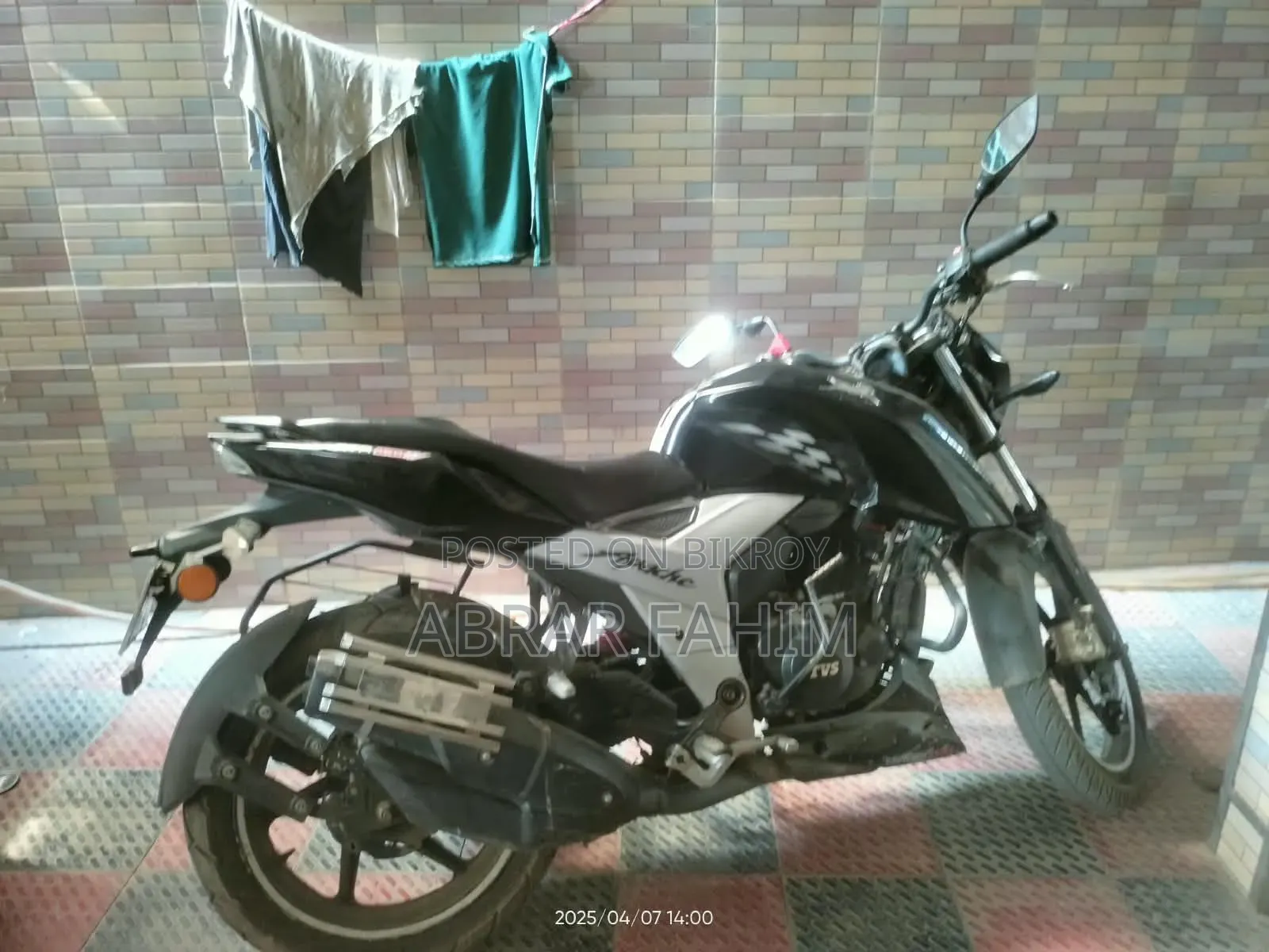 টিভিএস আপাচে আরটিআর ১৬০ ৪ভি ২০২৩ ব্ল্যাক
