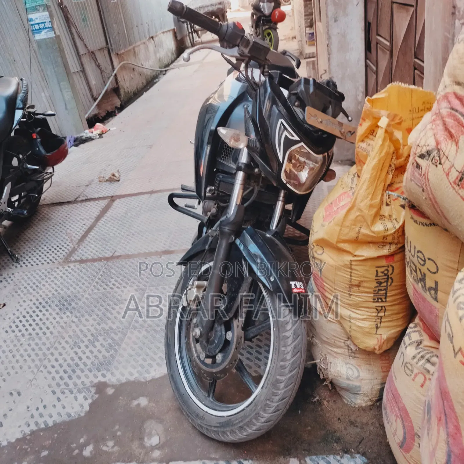 টিভিএস আপাচে আরটিআর ১৬০ ৪ভি ২০২৩ ব্ল্যাক
