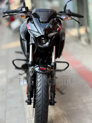 বাজাজ পালসার এন১৬০ ২০২৫ ব্ল্যাক