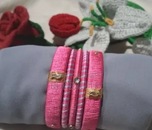 হ্যান্ডমেইড চুড়ি