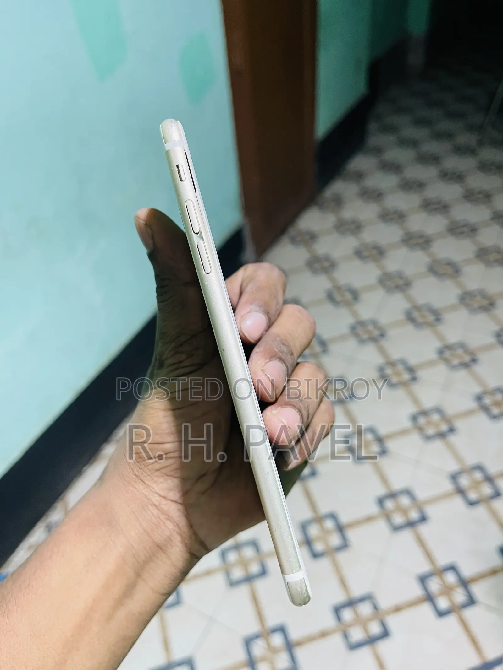 অ্যাপল আইফোন ৬ প্লাস ৬৪ জিবি হোয়াইট