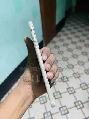 অ্যাপল আইফোন ৬ প্লাস ৬৪ জিবি হোয়াইট