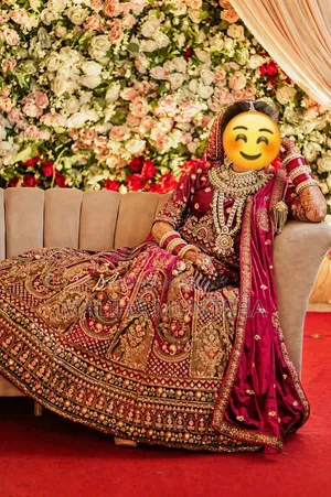 বিয়ের লেহেঙ্গা বিক্রি হবে ফ্রেশ।