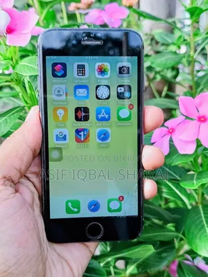 অ্যাপল আইফোন ৮ ৬৪ জিবি ব্ল্যাক
