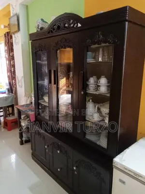 🛋️ প্রায় একদমই  নতুন খাট, ম্যাট্রেস, শোকেস ও ওয়ারড্রোব বিক্রি হবে