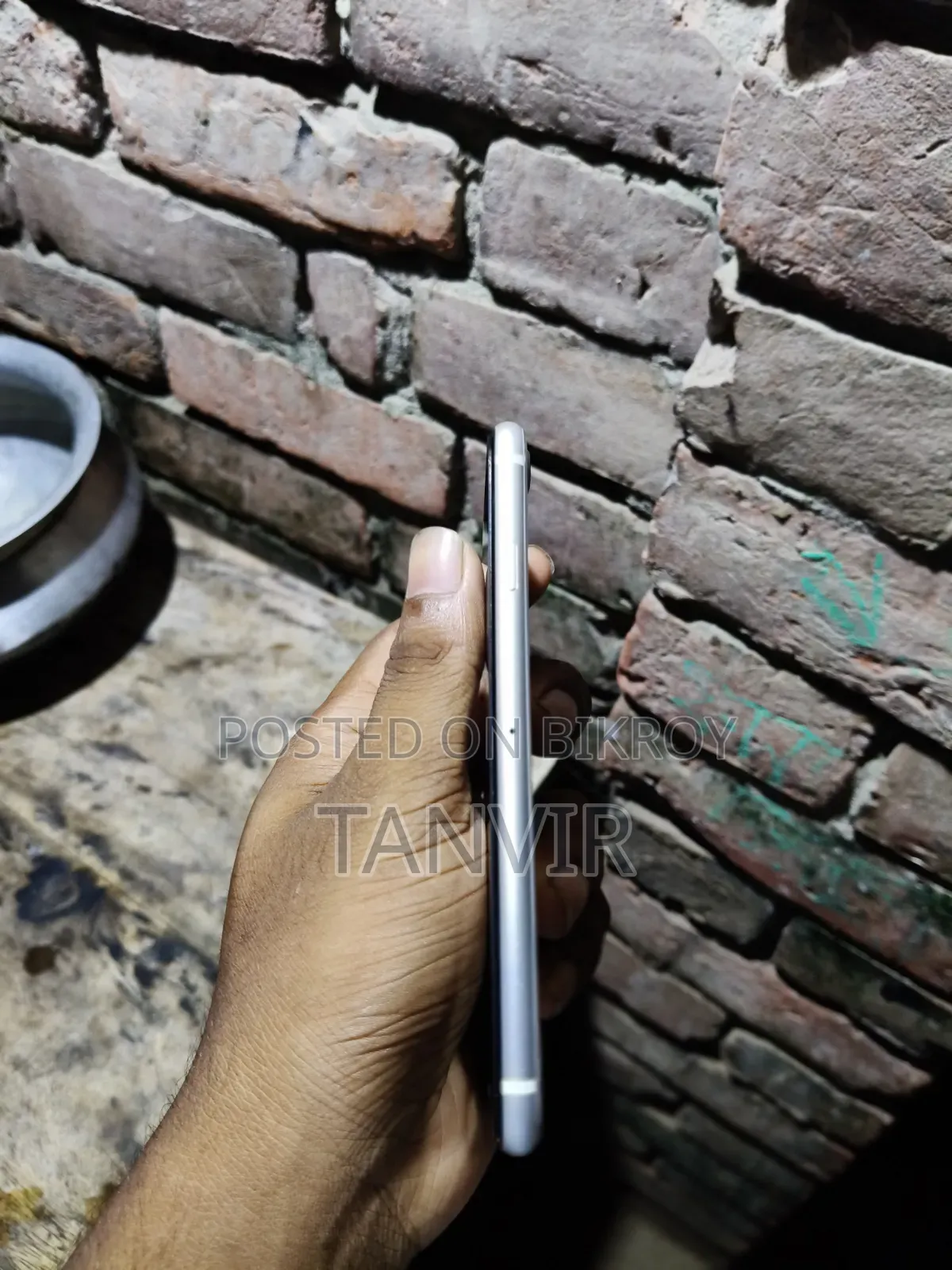 নিউ অ্যাপল আইফোন এসই (২০২০) ৬৪ জিবি হোয়াইট