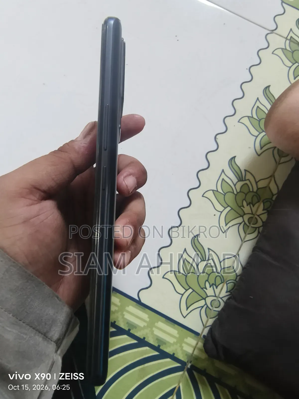 আইকিউও ১২৮ জিবি