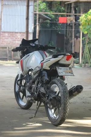 TVS Apache RTR 160 2V 2018 White