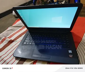 Laptop HP 4 Gigabytes RAM Intel Core i5 Processor 128 Gigabytes Solid State Drive