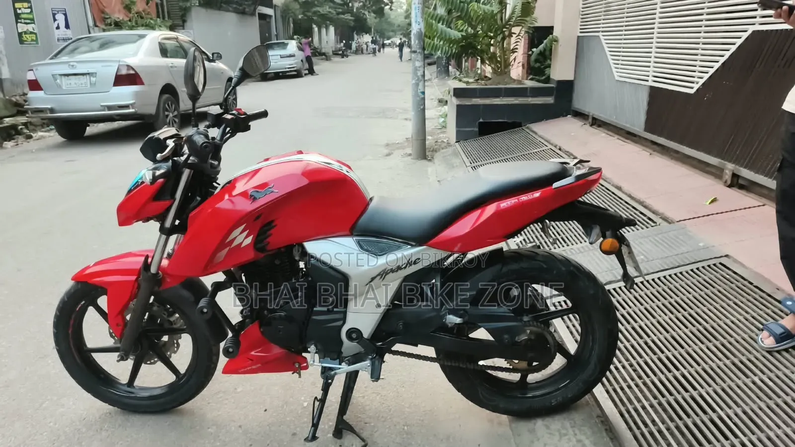 TVS Apache RTR 160 2v Refresh X-connect 2022 Red