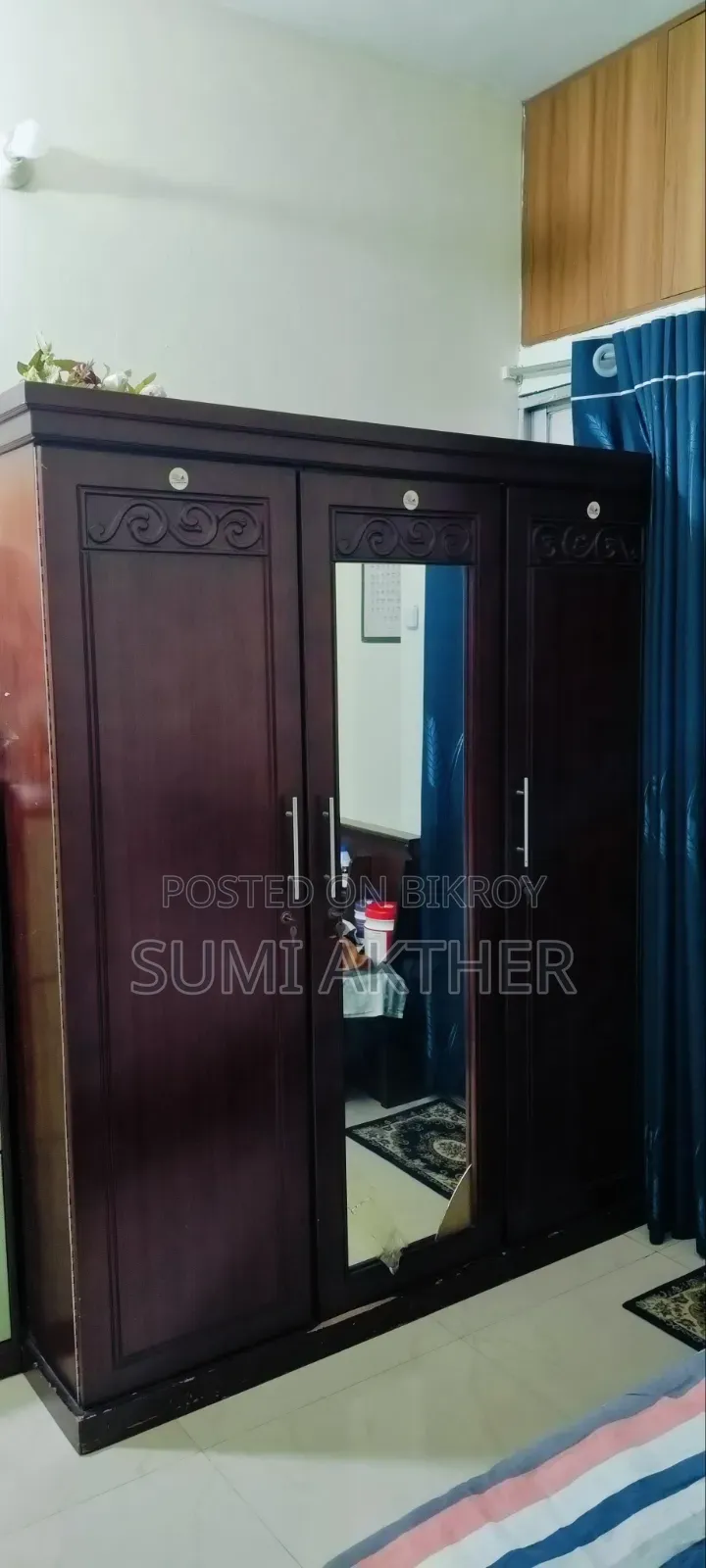 জরুরী আসবাবপত্র বিক্রয় পোস্ট