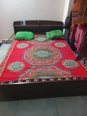 এই খাঁটটি বিক্রি করব।