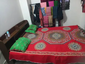এই খাঁটটি বিক্রি করব।