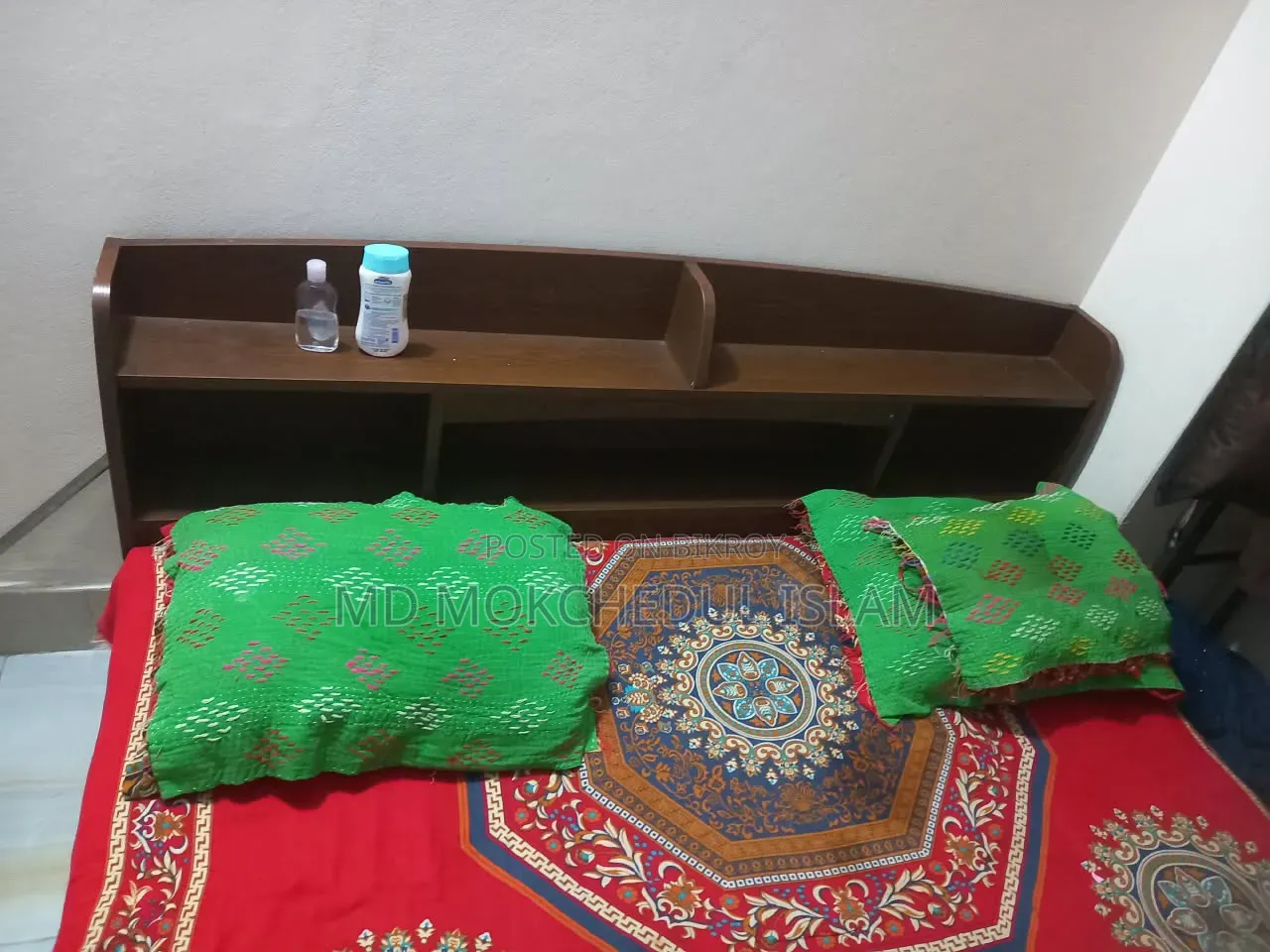 এই খাঁটটি বিক্রি করব।