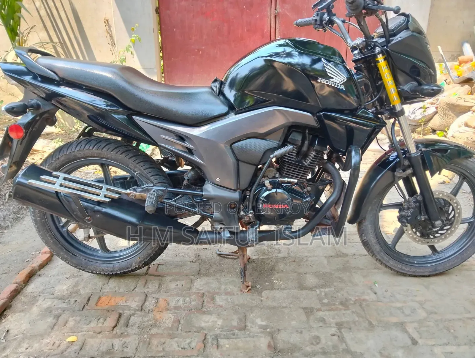 হোন্ডা সিবি ২০২০ কালো