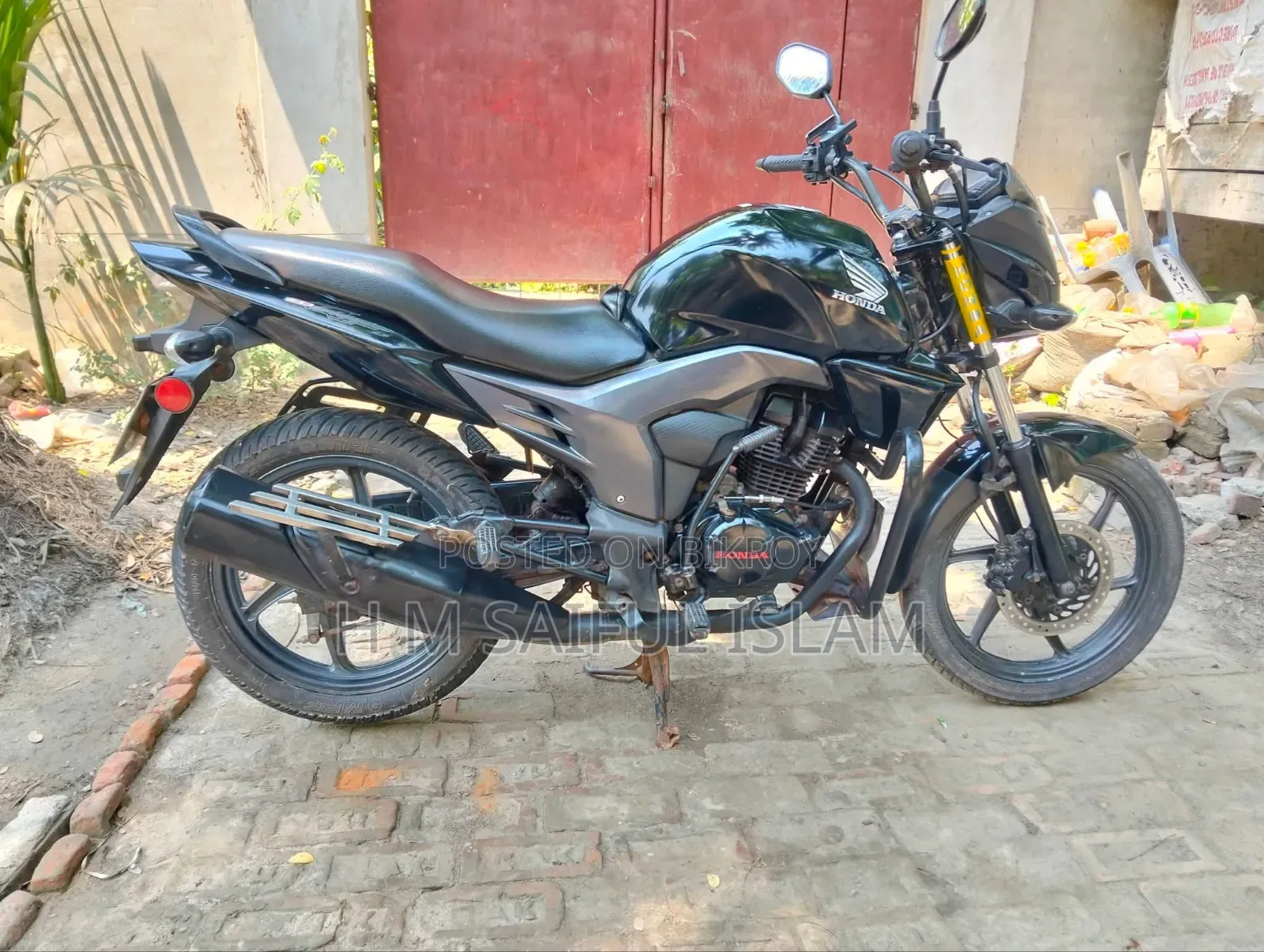 হোন্ডা সিবি ২০২০ কালো