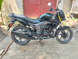 হোন্ডা সিবি ২০২০ কালো