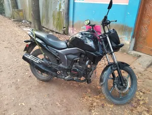 হোন্ডা সিবি ২০২০ কালো