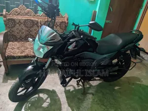 হোন্ডা সিবি ২০২০ কালো