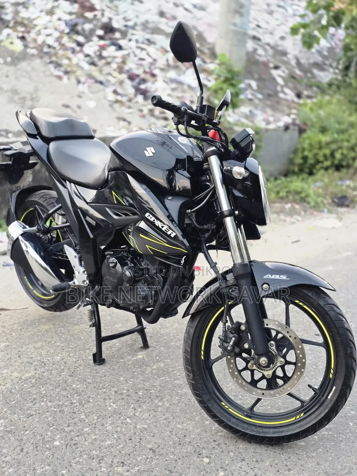 সুজুকি জিক্সার ২০২৪ কালো