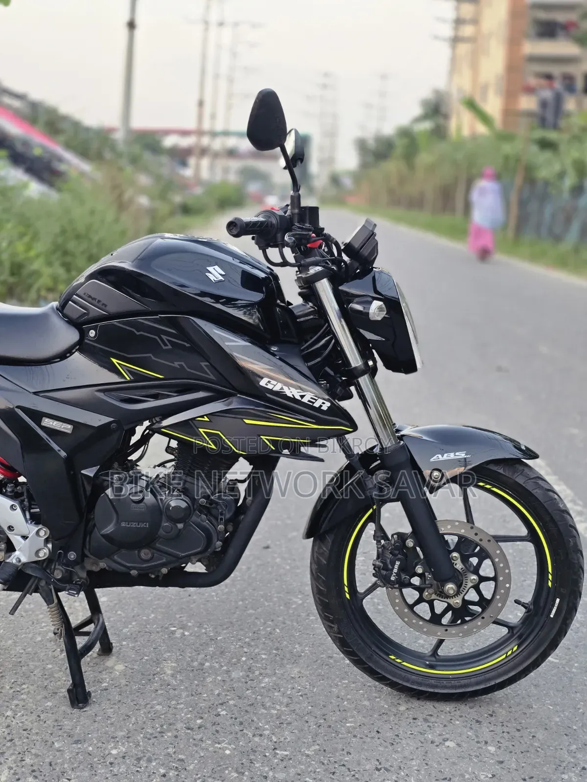 সুজুকি জিক্সার ২০২৪ কালো