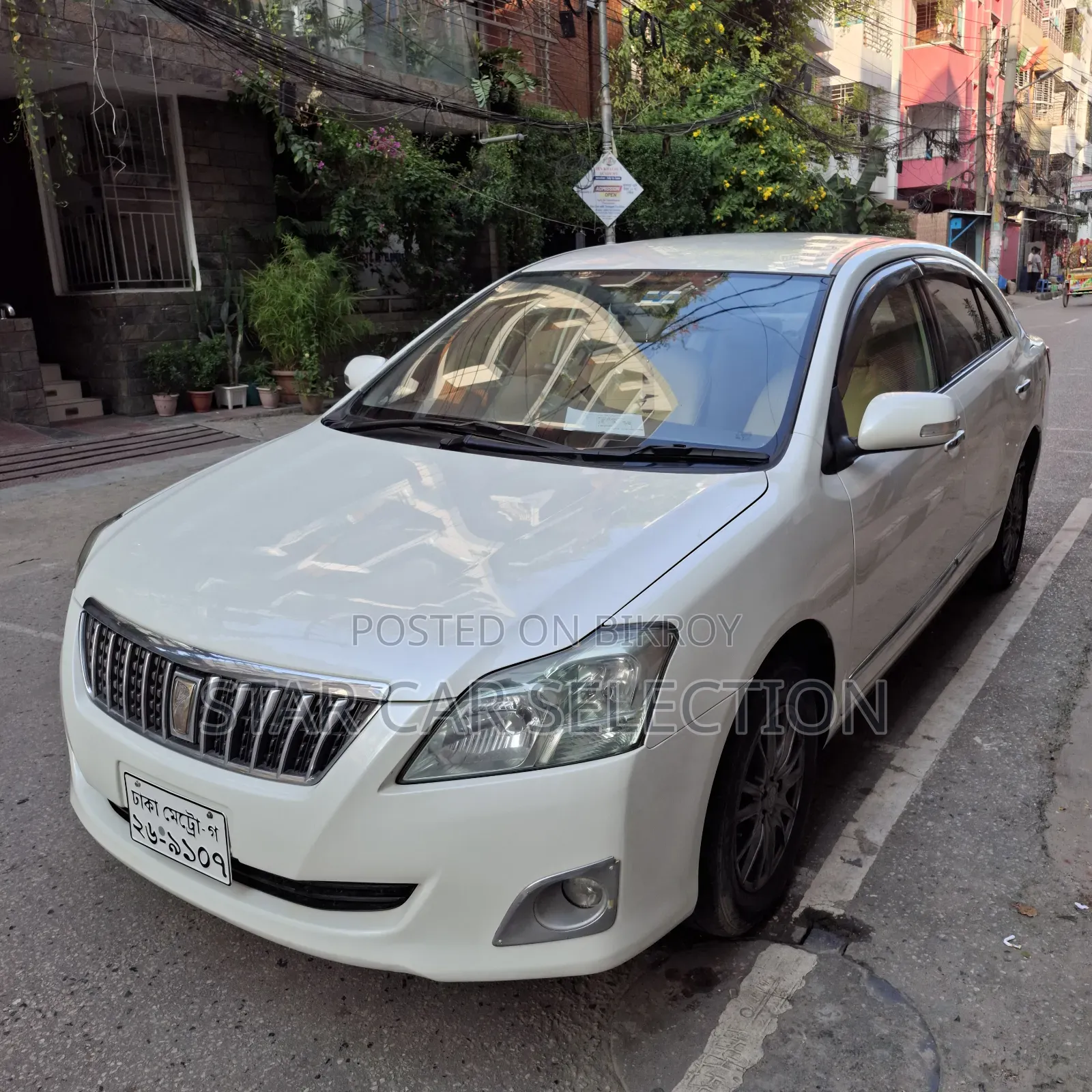 টয়োটা প্রমিও ২০১২ পার্ল